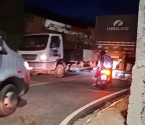 Imagem - Em Belém, caminhoneiros ocupam rua no Tapanã e causam transtornos no trânsito