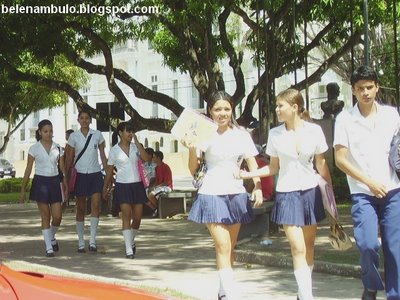 Alunas do Colégio Paes de Carvalho agora poderão usar calças jeans