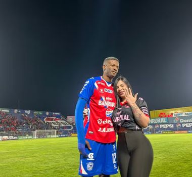 Imagem - Pedido de casamento no gramado vira término três dias depois