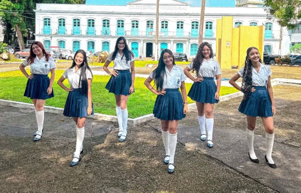 (Após 184 anos, Paes de Carvalho deixa de exigir saia como uniforme obrigatório)