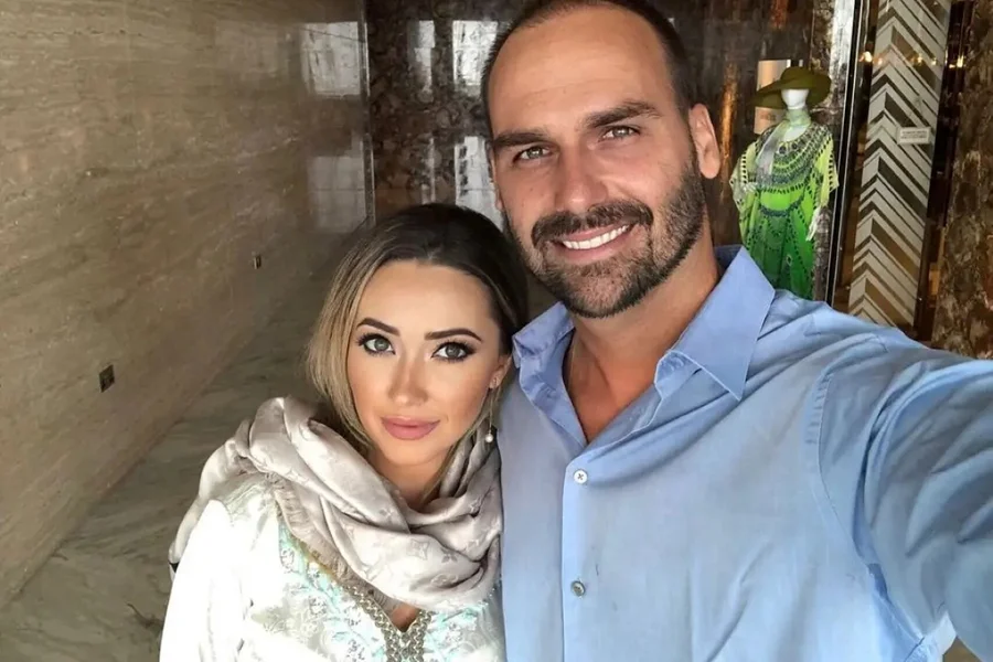 Imagem - Esposa de Eduardo Bolsonaro endossa fala de Nikolas e diz que marido ‘não está bem’