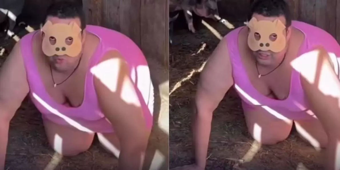 Nas gravações, ele aparece dentro de um chiqueiro, coberto de lama e interagindo com os animais, dizendo se identificar como “therian”, termo usado por pessoas que afirmam ter uma conexão ou identidade espiritual com animais.

