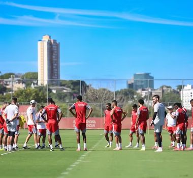 Imagem - Internacional pode ter desfalque na zaga para enfrentar o Remo pelo Brasileirão
