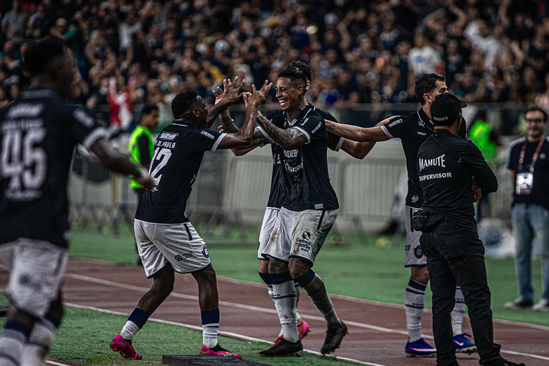 Leão encara o Colorado no Mangueirão - 