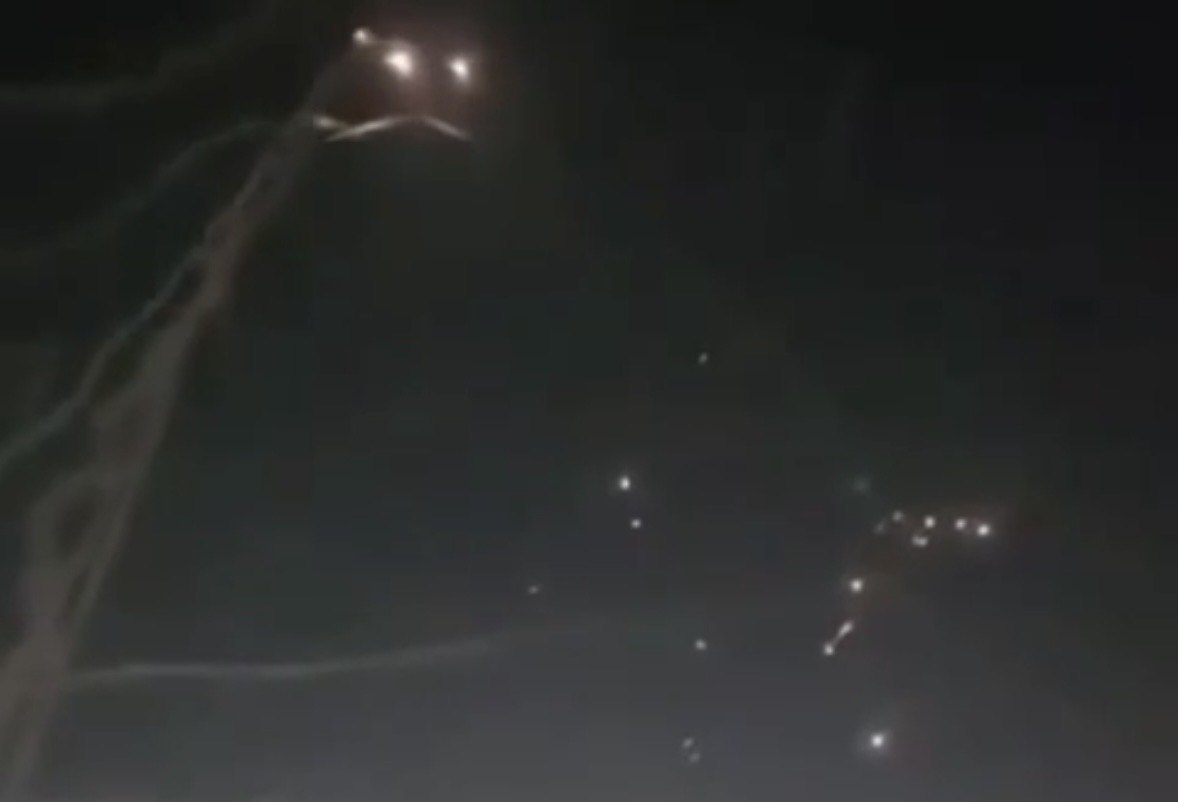 Ataques iranianos expõem tensão militar e falha em sistema de defesa americano