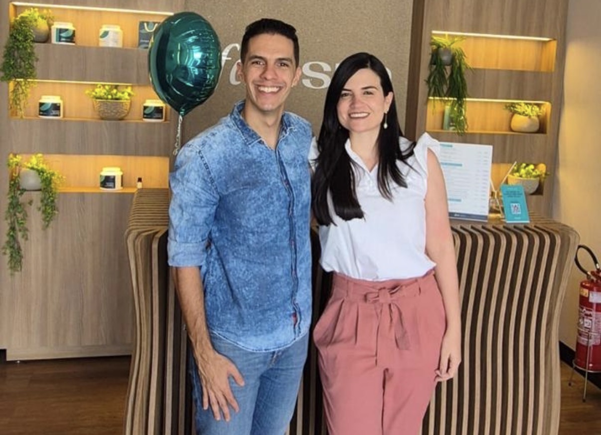 O casal de empresários Tônia e Felipe Mendes, franqueados da Fast Spa Umarizal 