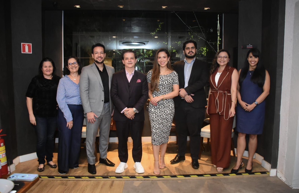 O endocrinologista Rubens Tofolo Jr foi reempossado na presidência da Sociedade Brasileira de Diabetes - Regional Pará, nessa última quinta-feira, no Café Pissolati. 
