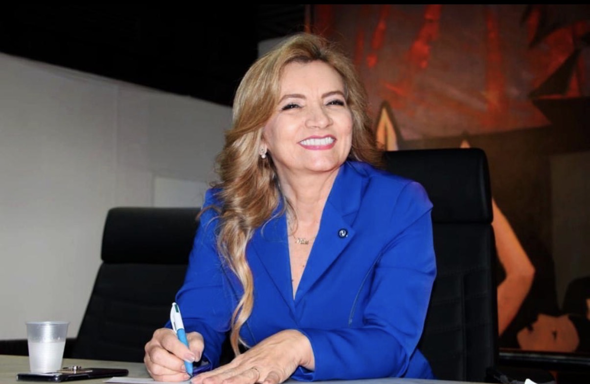 Profa. Nilse Pinheiro, assume a Direção Geral da Faculdade ESMAC