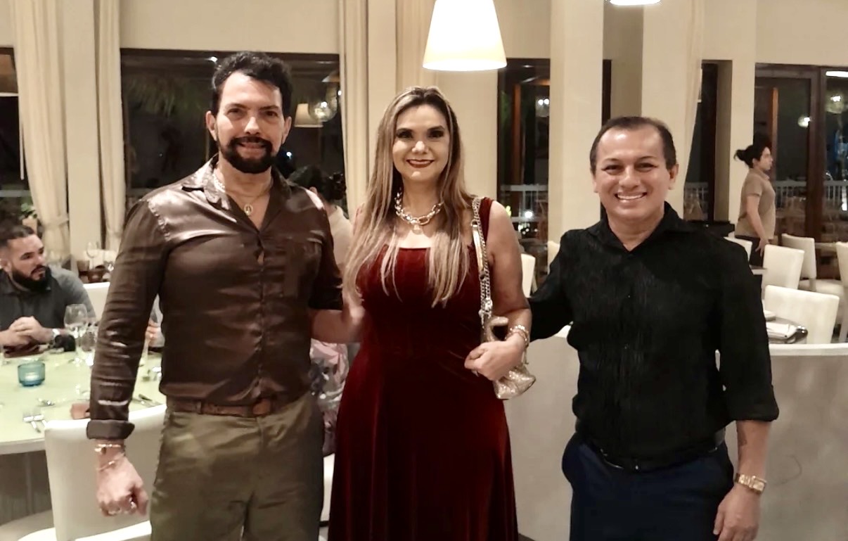 Roberto Mendes com Nazaré Melo e Joaquim Lima. 
