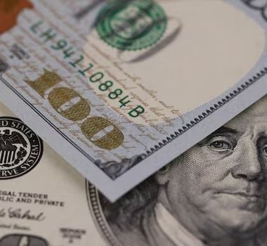 Imagem - Vale a pena comprar dólar agora? O que o mercado projeta em meio à tensão entre EUA e Irã
