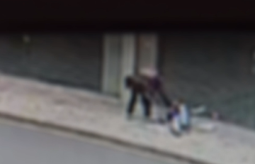 Homem em situação de rua é incendiado enquanto dormia no Centro de Curitiba