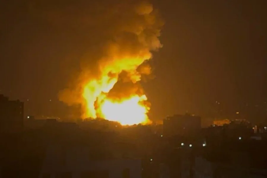 Imagem - Israel bombardeia centro de comunicações e TV estatal em Teerã