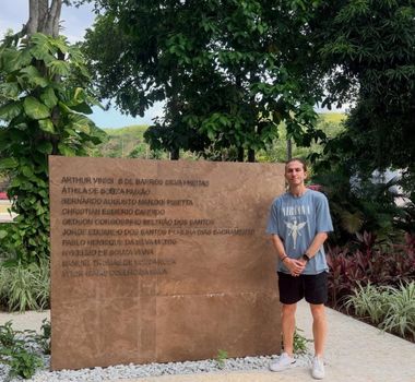 Imagem - Filipe Luís se despede do Flamengo e presta homenagem às vítimas do Ninho do Urubu