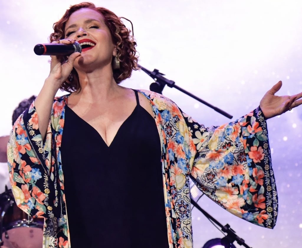 A cantora Andrea Pinheiro estará no espetáculo Cartola & Cavaquinho