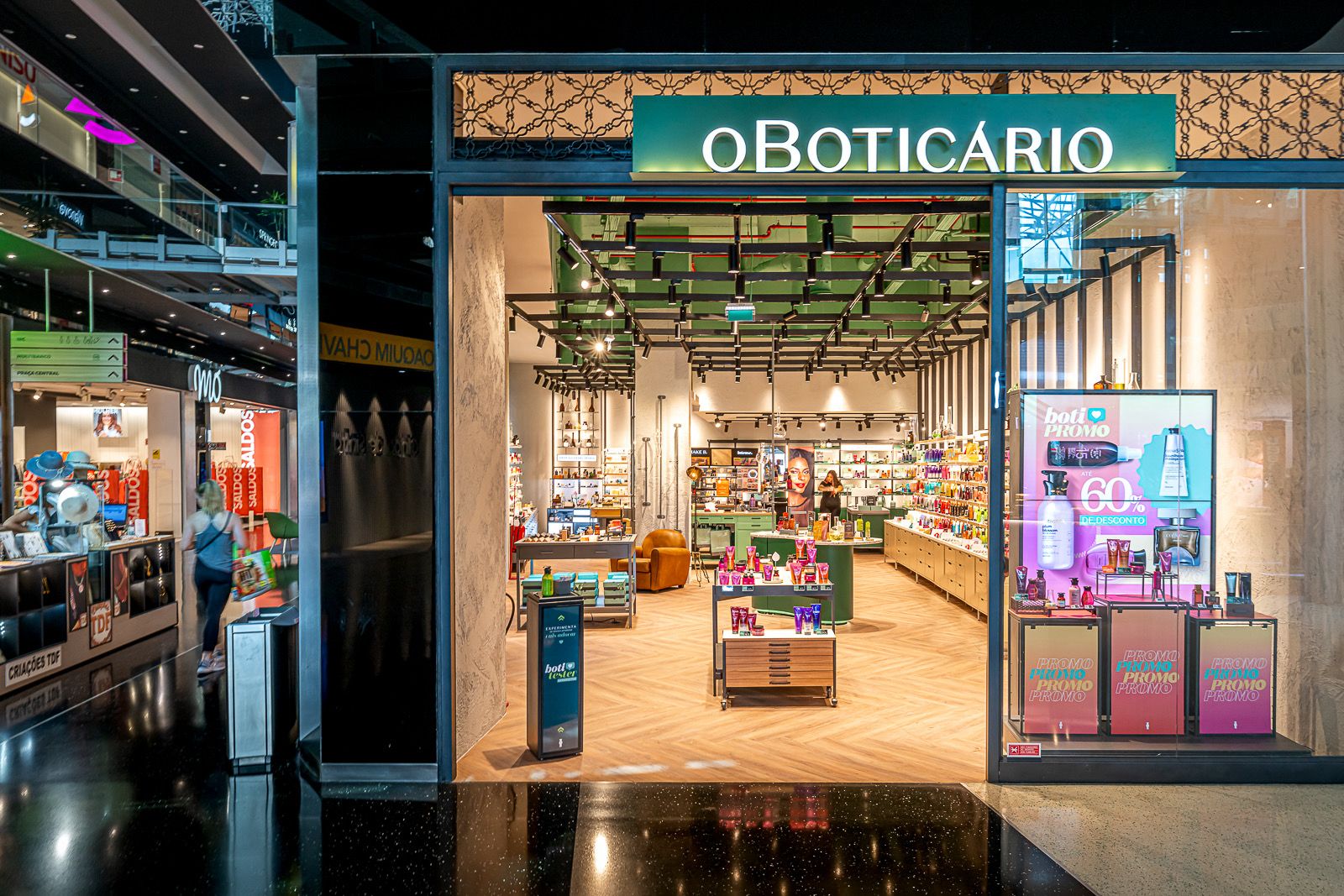 Com quase 4 mil lojas e atuação em 16 países, a marca é a maior no varejo de beleza do mundo.