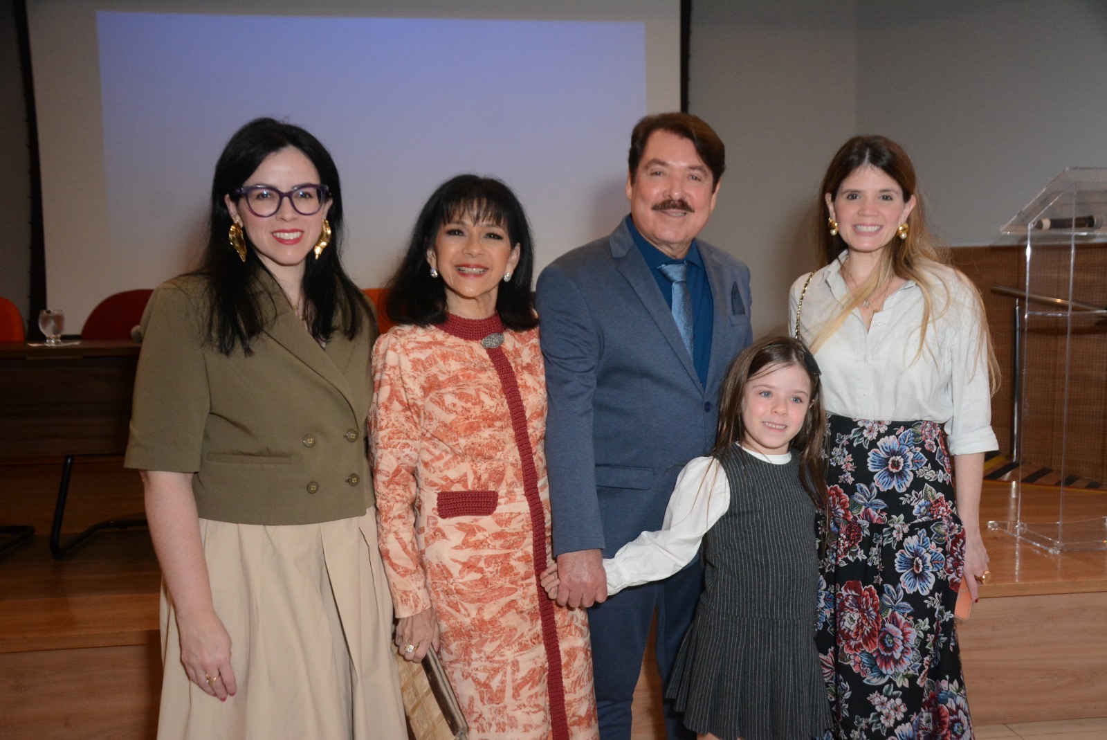 Dr. Edilberto Maia com Felícia Maia, as filhas, Mayssa Maia e Mayara Maia Lobato, e a neta, Mia Maia