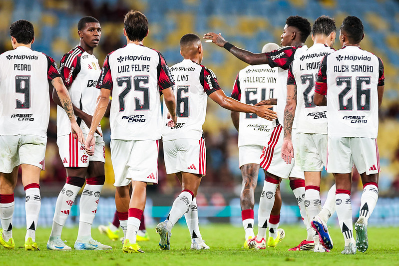 Mengão goleou o Madureira no Maracanã - 