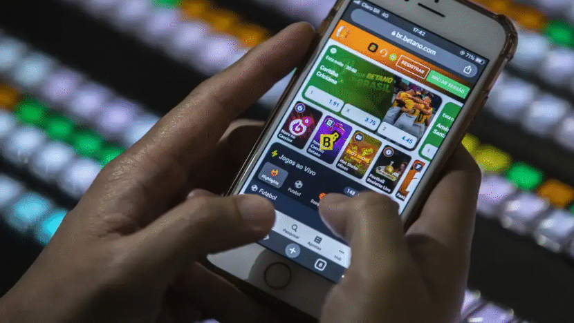 O serviço é gratuito, destinado a maiores de 18 anos e também pode ser acessado por familiares e integrantes da rede de apoio