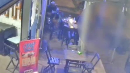 Vítima foi atingida por vários disparos enquanto estava em via pública no bairro São Félix Pioneiro