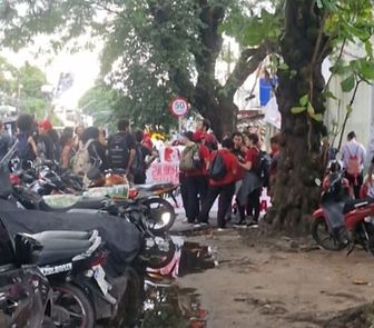 Imagem - Protesto contra escala 6x1 atrasa coleta de lixo em Belém