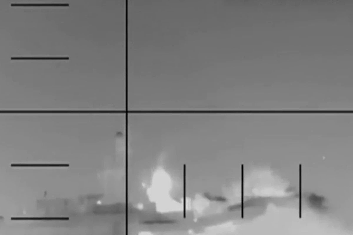 A embarcação atingida seria o IRIS Dena, que, segundo informações preliminares, levava cerca de 180 pessoas a bordo