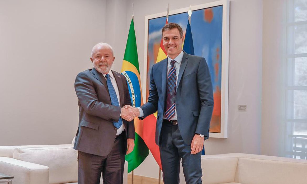 Imagem - Lula conversa com Pedro Sánchez e confirma viagem à Espanha