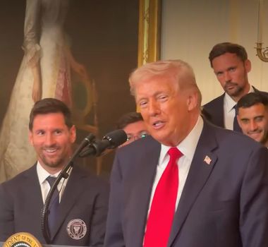 Imagem - Trump recebe Messi na Casa Branca e compara jogador com Pelé: 'Quem é melhor?'