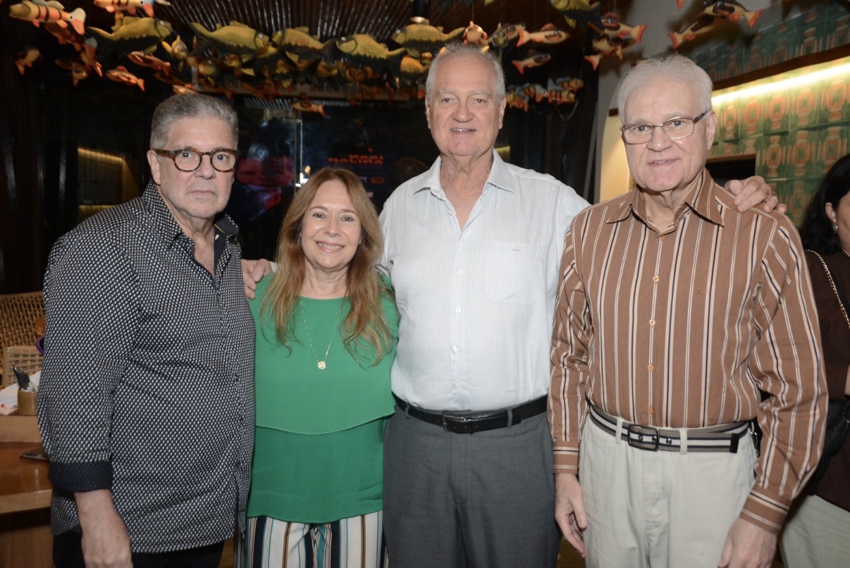 Augusto Teixeira, Andrea Meira, Ovídio Gasparetto e Gabriel Gasparetto
