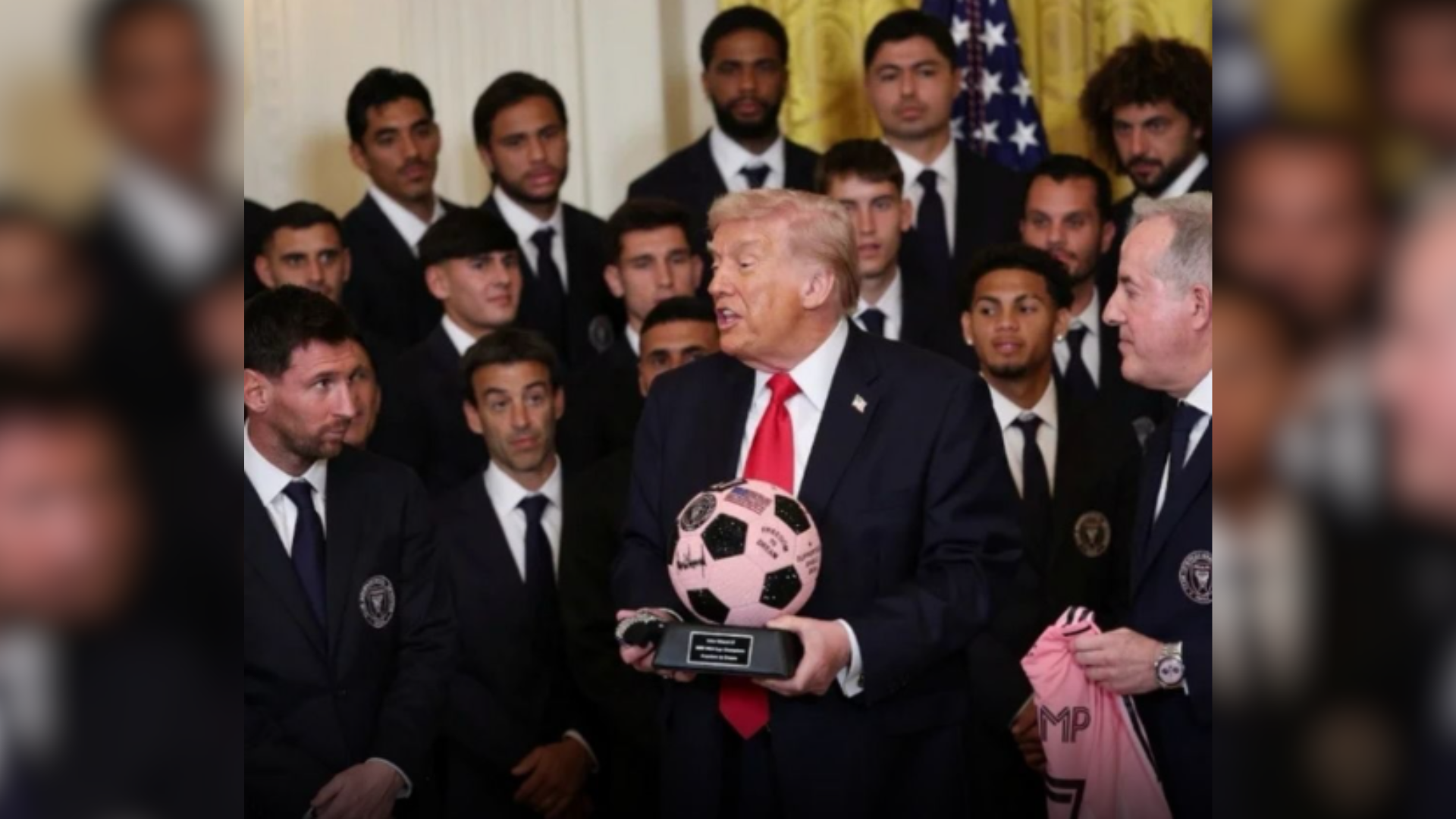 Presidente dos Estados Unidos destacou gol de Luis Suárez contra o time brasileiro em discurso para o elenco