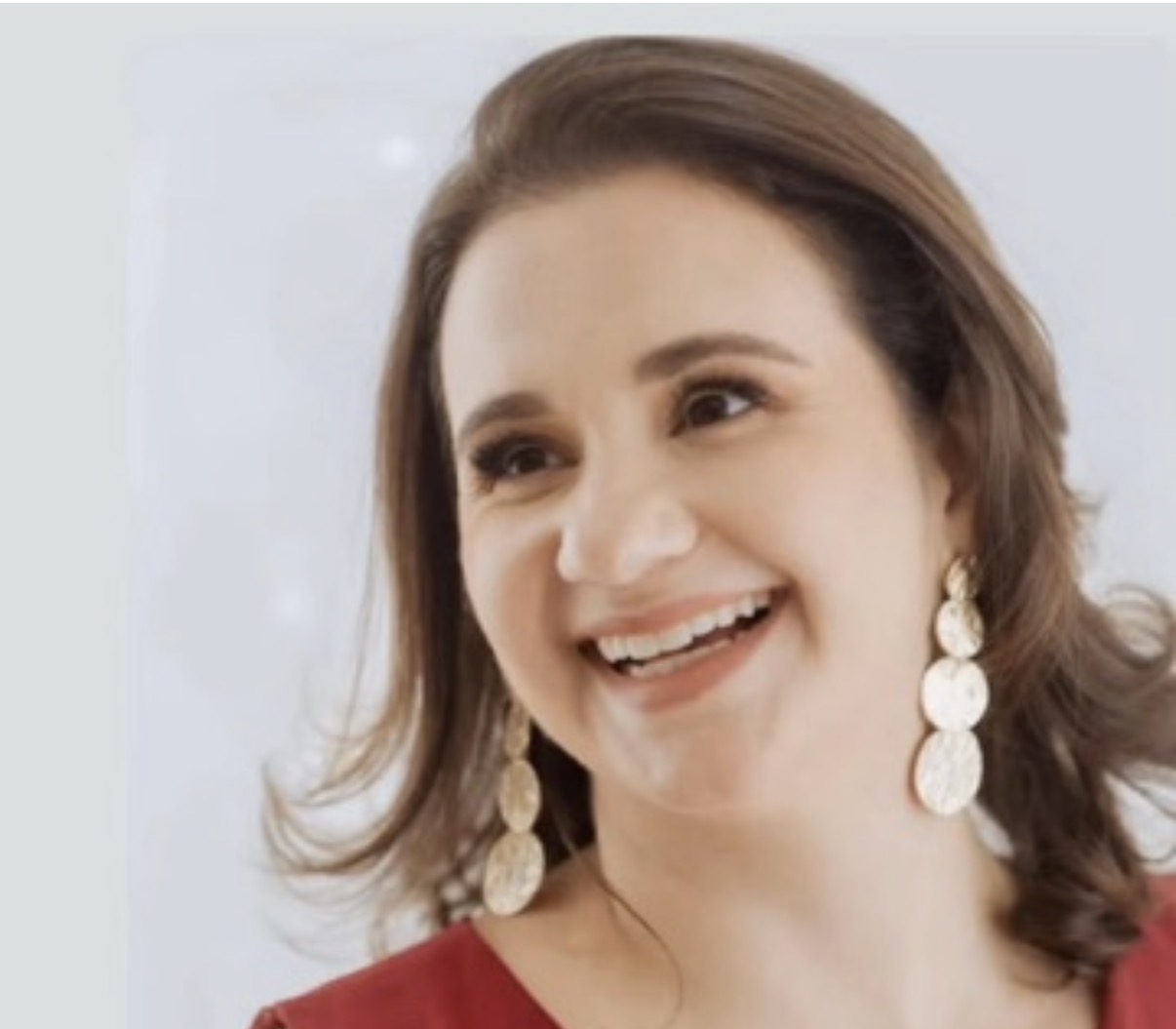 Quem esteve aniversariando na última semana foi a psicóloga especialista em sono e amamentação infantil, Lorena Coral. Ela ganhou festejos e abraços da família e de seus pacientes.
