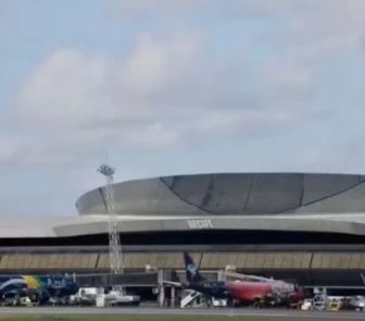 Imagem - Avião faz pouso de emergência no Recife após suspeita de bomba