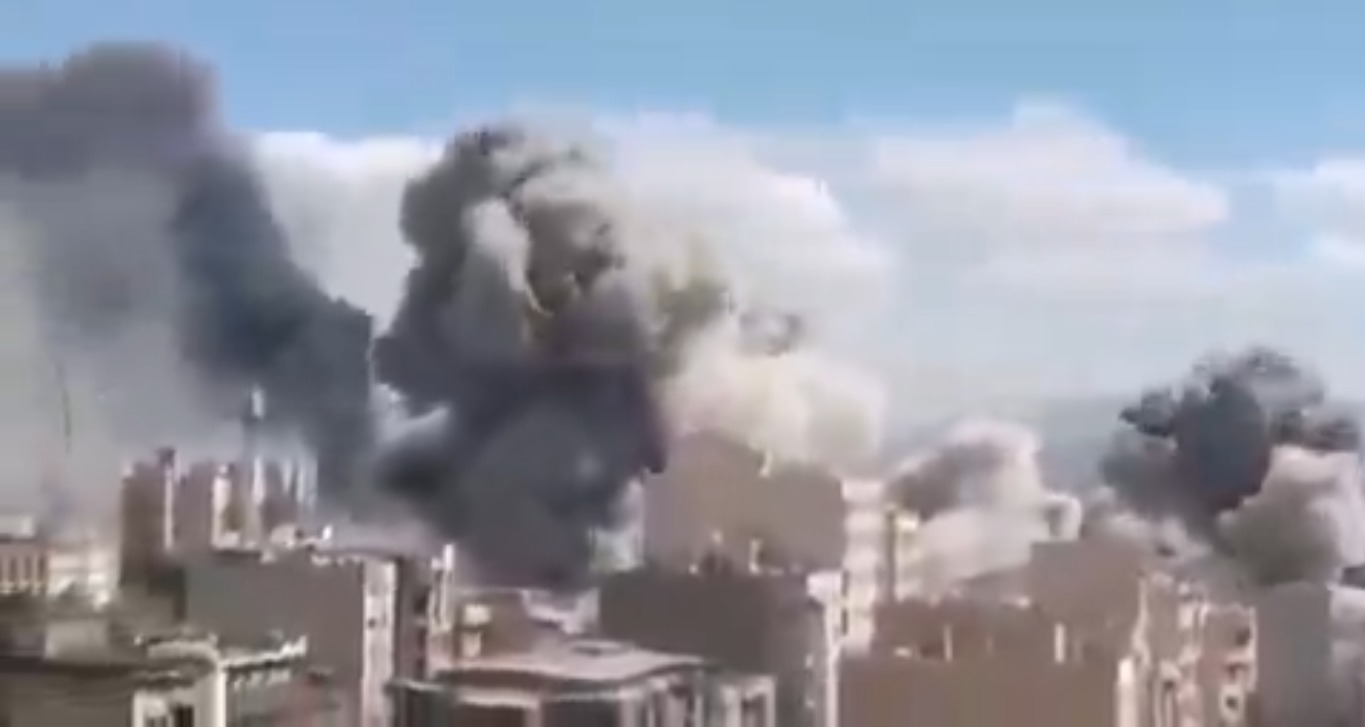 Coluna de fumaça na cidade de Teerã - 