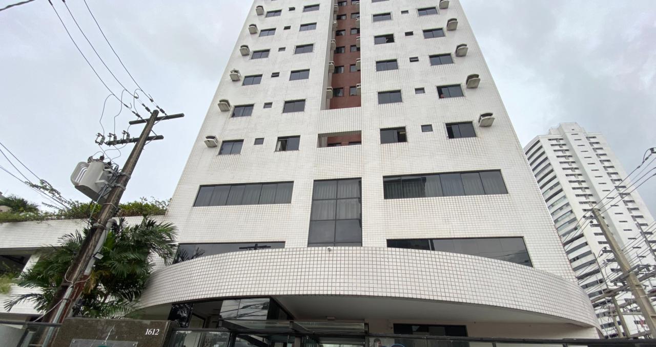 Incêndio atinge apartamento na Avenida Marquês de Herval, em Belém