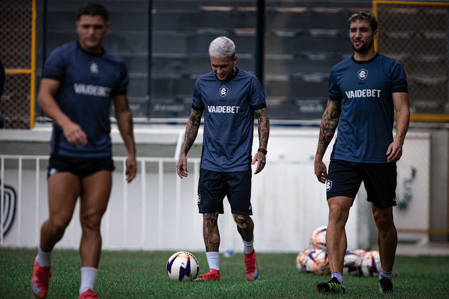 Leão vai com força máxima para o clássico - 