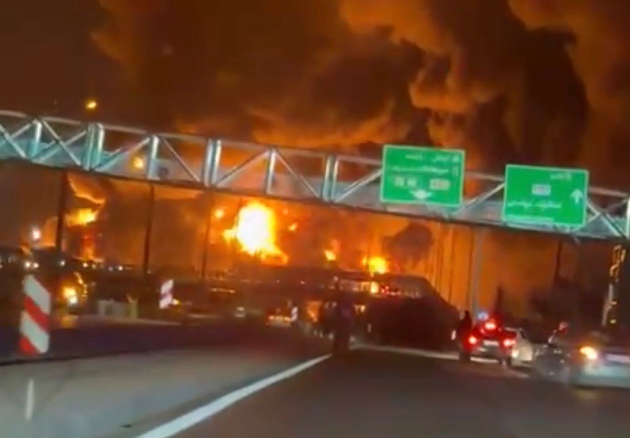 EUA e Israel atacam depósitos de petróleo em Teerã