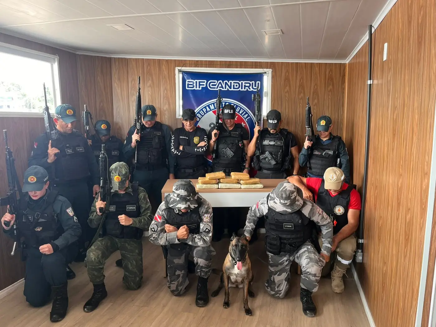 Polícia apreende mais de 8 kg de maconha em embarcação no Pará