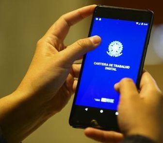 Imagem - Governo estuda medidas para reduzir juros do consignado para trabalhadores CLT