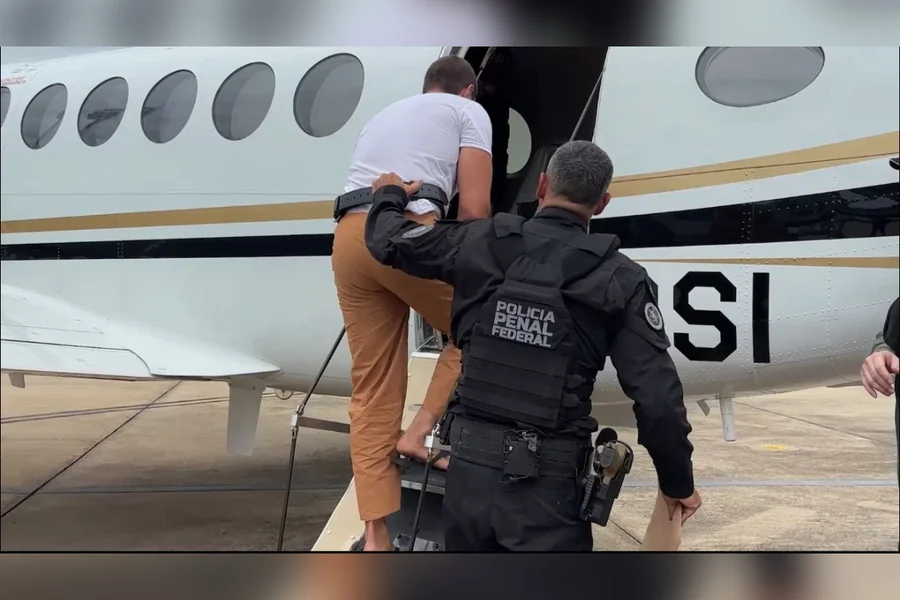 Defesa de Vorcaro solicita acesso imediato e transferência para outra penitenciária