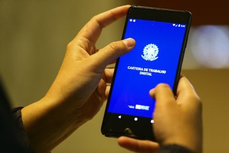 Entre as propostas em análise está a possibilidade de usar parte do saldo do Fundo de Garantia do Tempo de Serviço (FGTS) como garantia do empréstimo