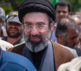 Imagem - Irã afirma ter atacado centro militar e base de inteligência em Israel com drones