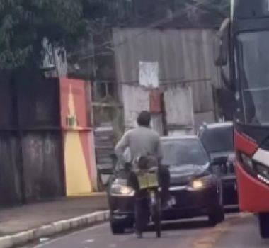 Imagem - Condutores invadem ciclovia na Arthur Bernardes e ciclista decide impedir passagem