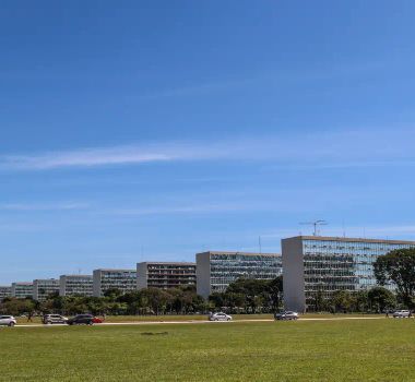 Imagem - Senado aprova reestruturação de carreiras do serviço público federal