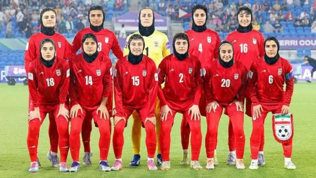 Uma integrante da seleção feminina de futebol do Irã desistiu de seu pedido de asilo na Austrália. —
