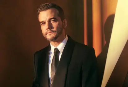 Wagner Moura, que concorre a categoria principal da premiação, será um dos apresentadores no Oscar. —
