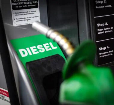 Imagem - Petrobras anuncia aumento no diesel a partir deste sábado; veja o valor