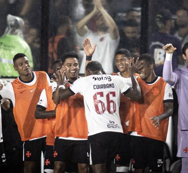 Imagem - Vasco vence Palmeiras de virada em São Januário pelo Brasileirão