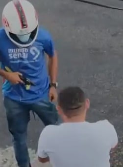 Imagem - Dupla em moto é flagrada assaltando no conjunto Cidade Nova, em Ananindeua
