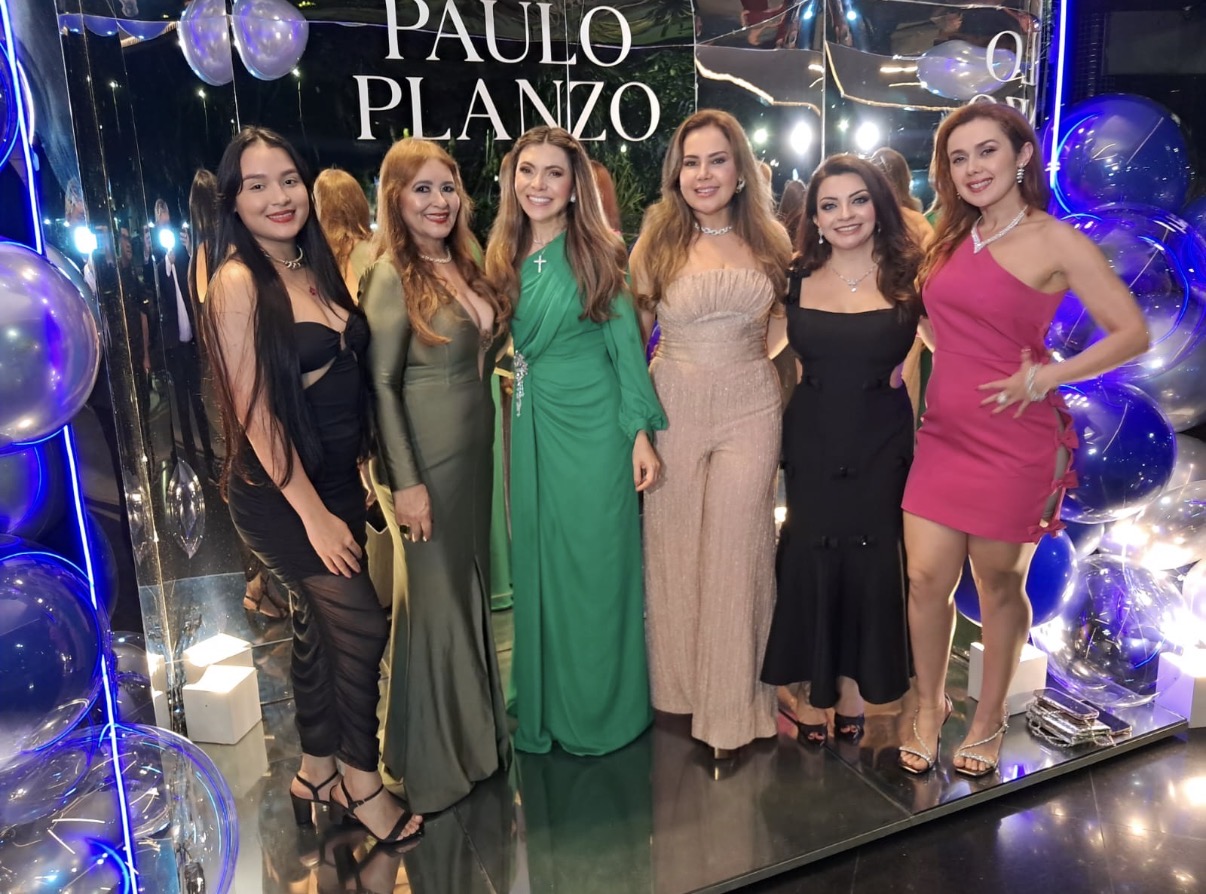 Gisele Planzo, mãe do aniversariante, com as amigas, Jamille Andrade, Antônia Borges, Paula Watrin, Amanda Neves e Thalita Watrin. 