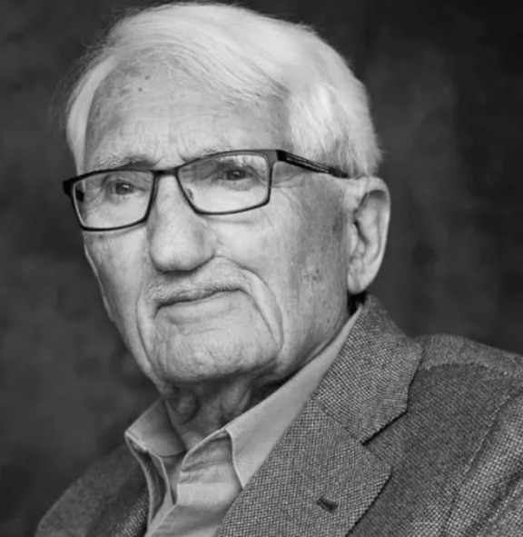 (Filósofo e sociólogo alemão Jürgen Habermas)