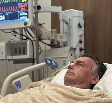 Imagem - Defesa aguarda novo laudo para pedir prisão domiciliar de Bolsonaro, diz Flávio